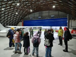 Read more about the article Descubriendo el Cielo: Visita de los Guías y Scouts “Dr. Clemente Holzapfel” al Club Aéreo de Valdivia